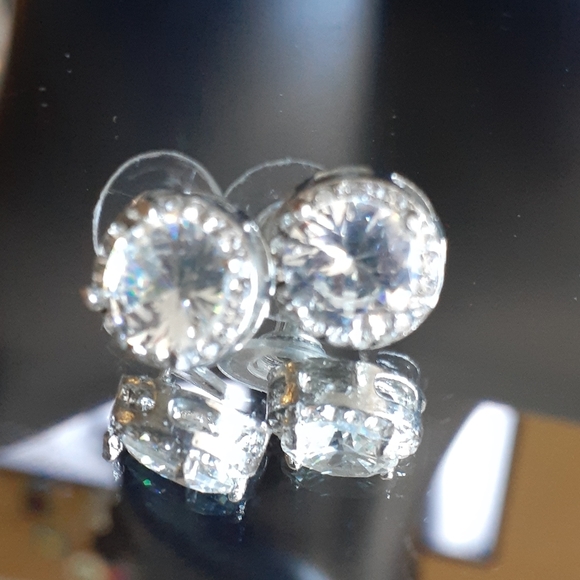 18K White GoldF White Sapphire Halo Earring - Picture 4 of 15